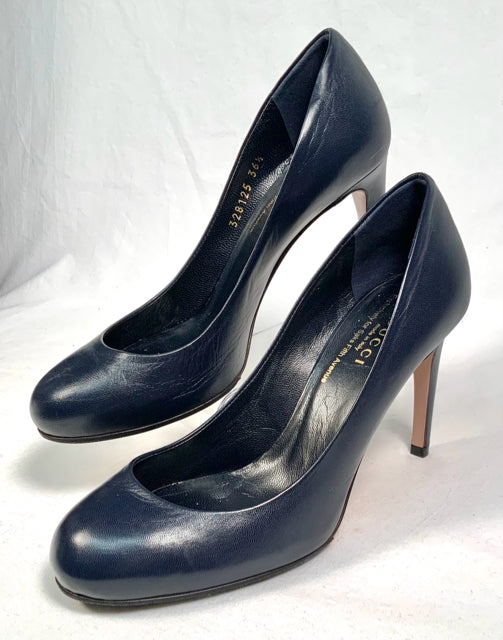 GUCCI Italy Navy Leather Round Toe H/H Pumps 6.5