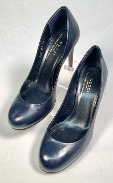 GUCCI Italy Navy Leather Round Toe H/H Pumps 6.5