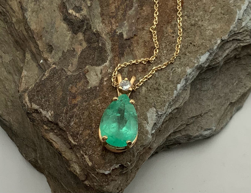 14kt Gold, Diamond & Emerald Necklace