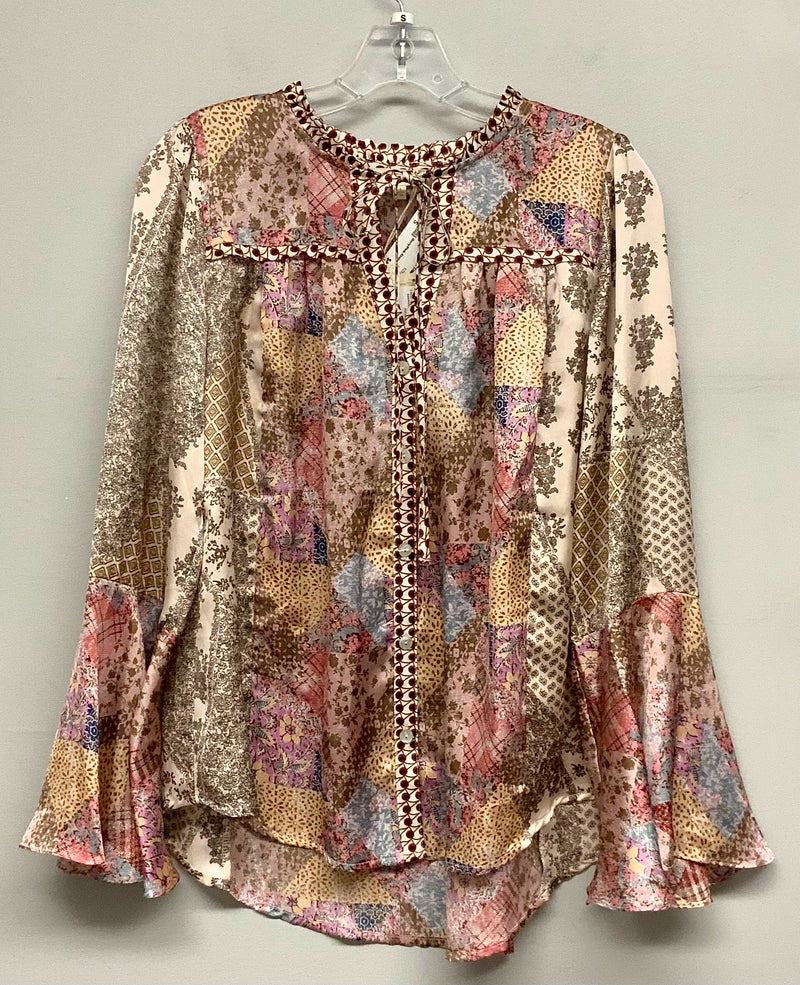 MYSTREE Berry/Pink Abstract Tie Neck Bell Sleeve B/D Top