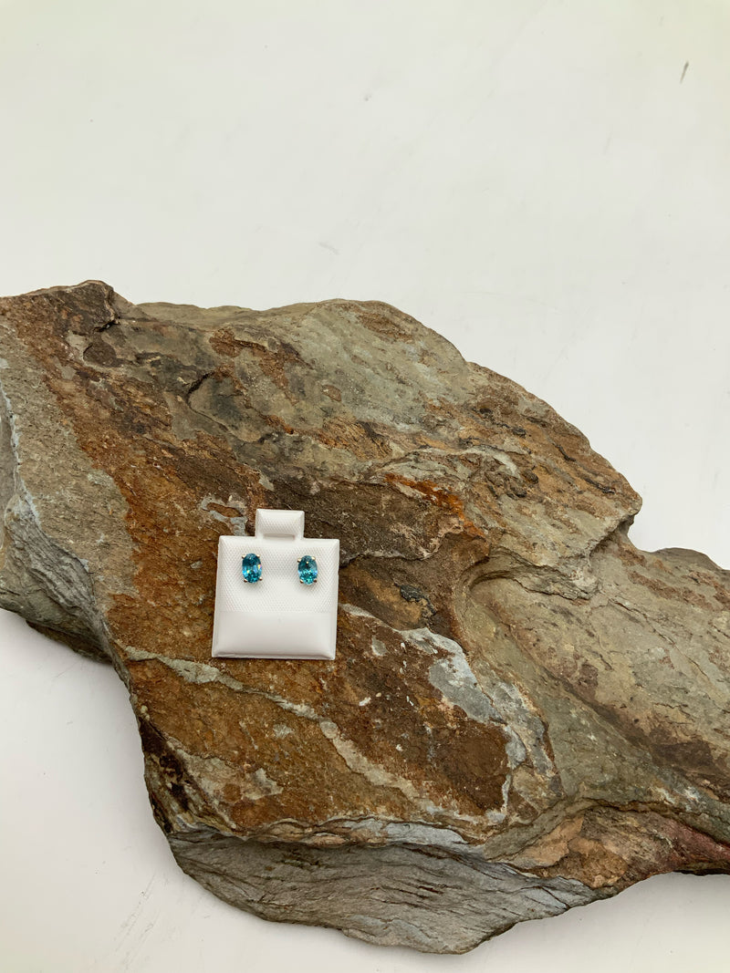 14kt Gold & Zircon Stud Earrings