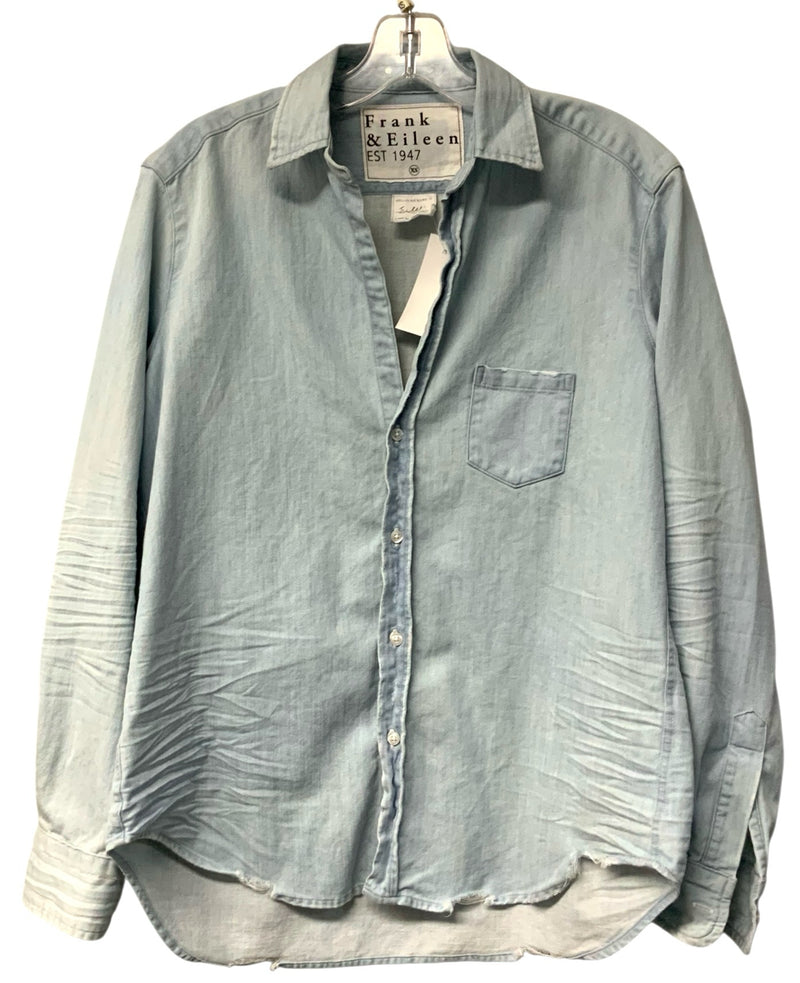 FRANK & EILEEN Light Chambray Distressed Eileen L/S B/D Top