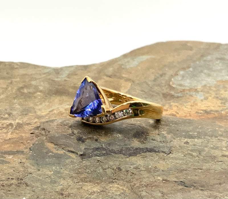 18kt Gold, Diamond & Tanzanite Ring