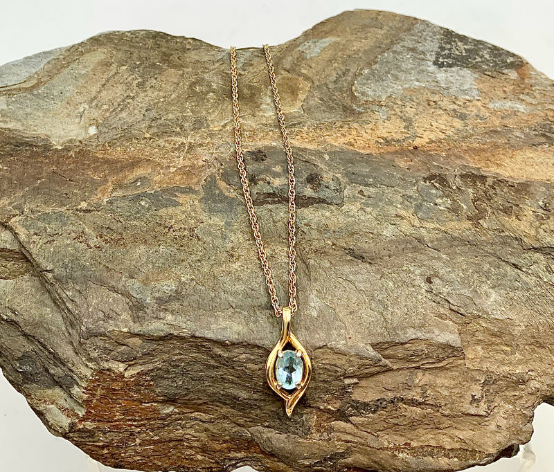 14kt Gold Necklace w/10kt Gold & Aquamarine Pendant