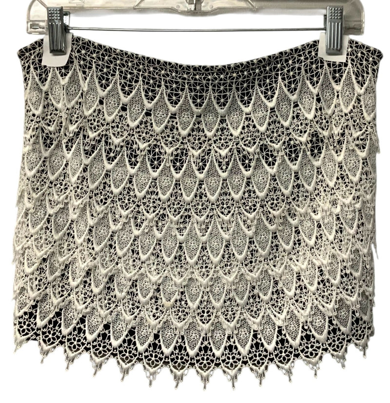 ST JOHN White Lace Tiered Strapless Knit Back Top