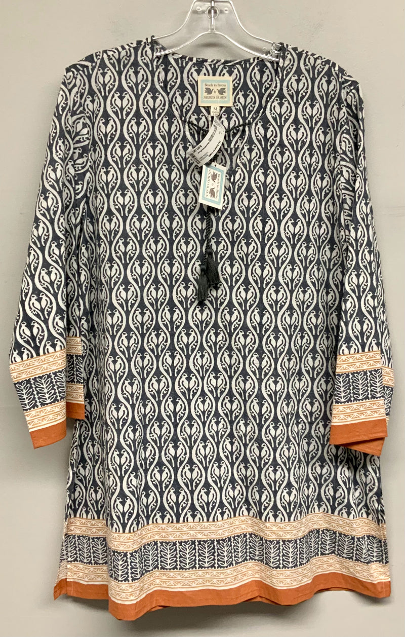 BEACH TO BISTRO Slate/White/Rust Bird Print Tassel Tie Top