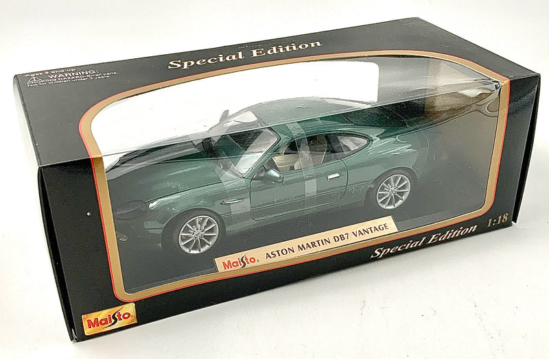 Maisto NIB Aston Martin Cast Metal Car
