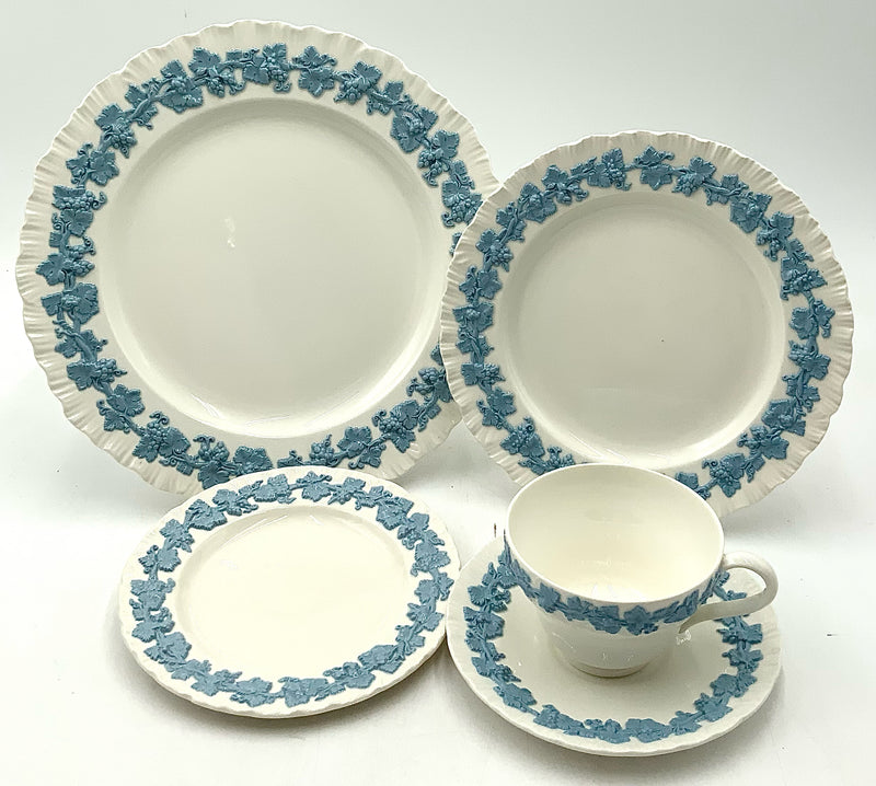 Wedgwood of Etruria Lavender on Cream Dinnerware-Shell Edge