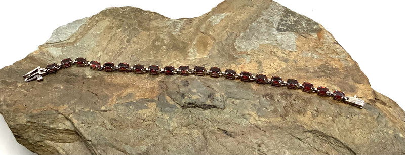 14kt Gold & Pyrope Garnet Bracelet