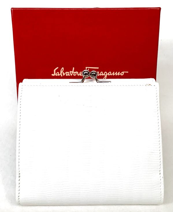 FERRAGAMO White Pebbled Calf Lea Lock Closure French Wallet