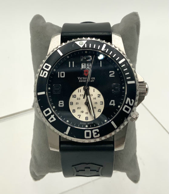 Victorinox Swiss Army Maverick Dual Time 241178 Watch