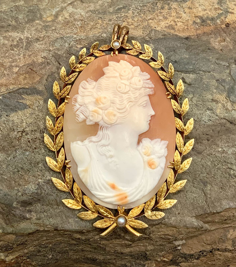 Antique English 14kt Gold Carved Cameo Brooch/Pendant