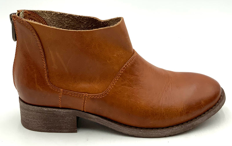 ANTELOPE Tobacco Lea Back Zip Ankle Boots 37