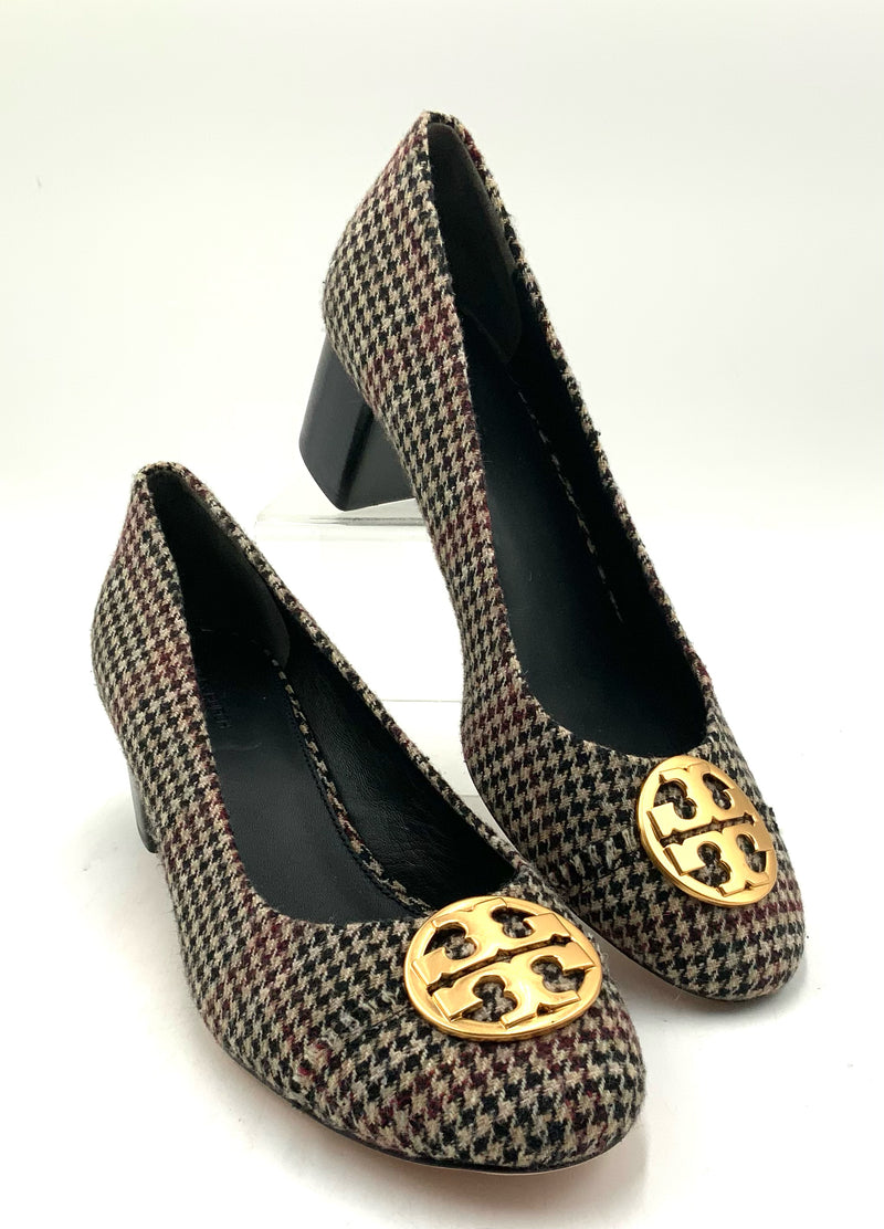 TORY BURCH Black Red Beige Houndstooth Brushed Gold Logo Pumps 10.5