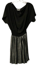LOLA & SOPHIE Black w/Pleated Silver Metallic Skirt S/S Dress