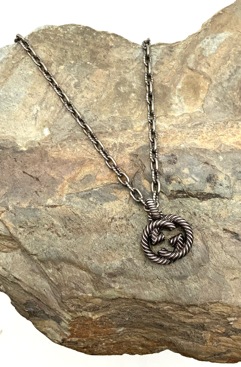 GUCCI Sterling Silver Ribbed Interlocking GG Pendant Necklace