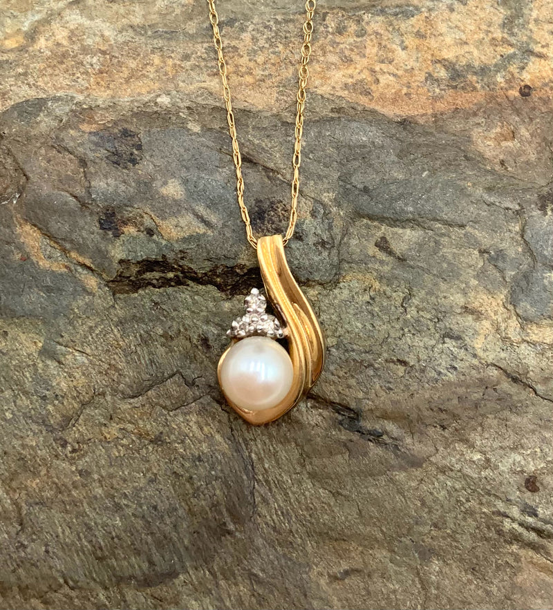 14kt Gold, Diamond & Cultured Pearl Necklace