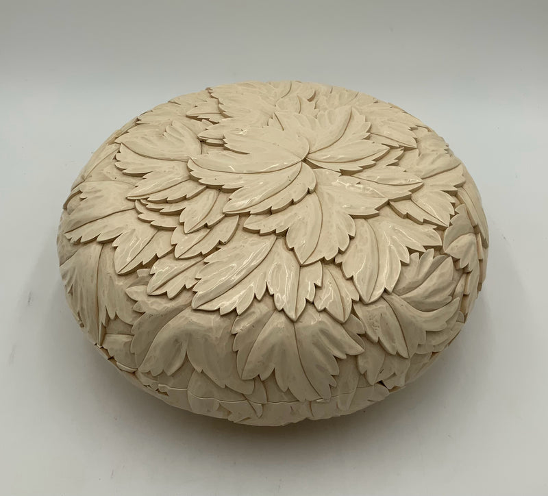 Robert Kuo Round Lacquer Leaf Box