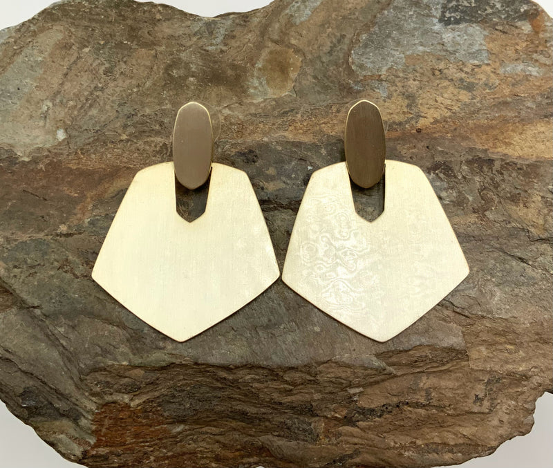KENDRA SCOTT Goldtone Hammered Finch Drop Earrings