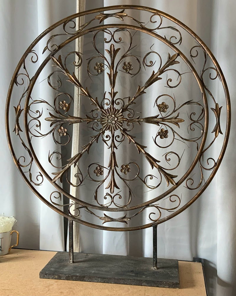 Round Metal Medallion On Stand