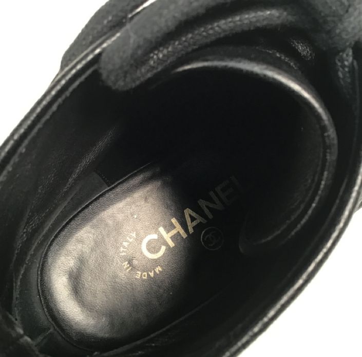 CHANEL Black Calfskin Pearl Eyelet Logo Cap Toe Combat Boots Sz 40